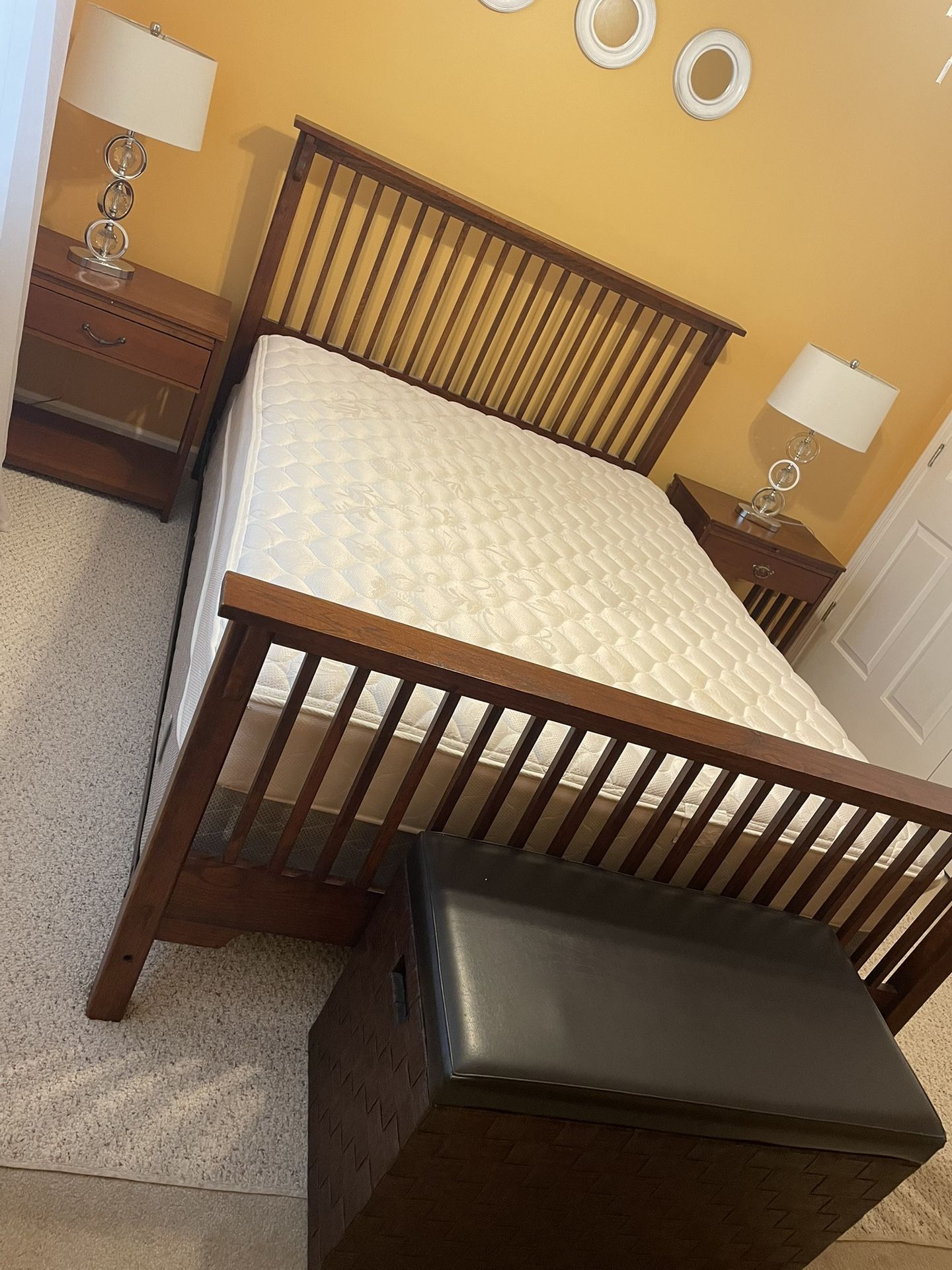 COMPLETE QUEEN -SIZE BEDROOM SET And OFFICE FURNITURE With FREE Accents ONLY $675!!