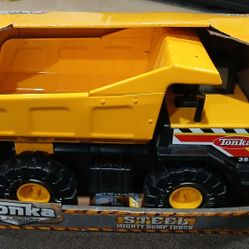 Tonka Mighty Dump Truck