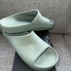 Air Jordan Post Slide Sandals (Mint) size 9W/7.5M