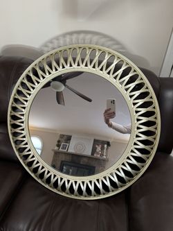Round Hang Mirror