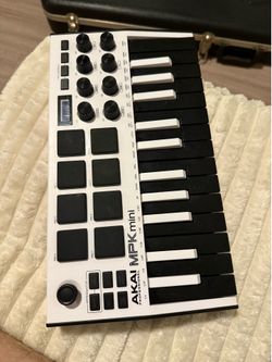AKAI MPK mini