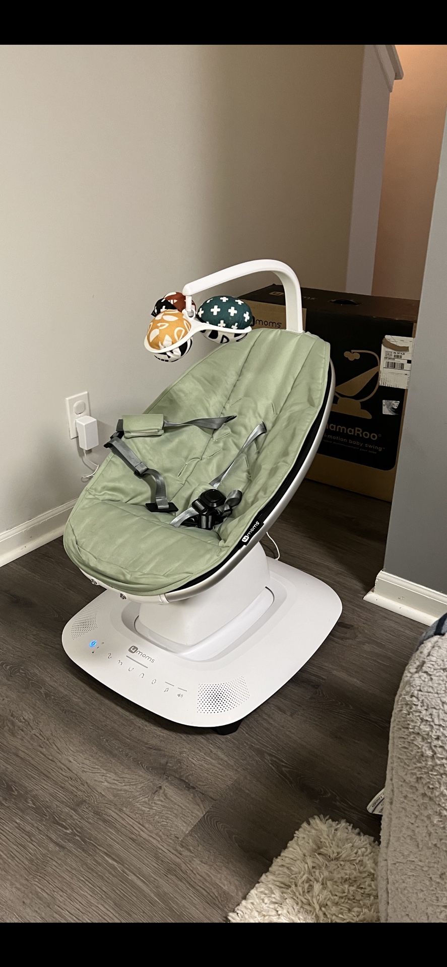 4Moms mamaRoo Multi-Motion Baby Swing