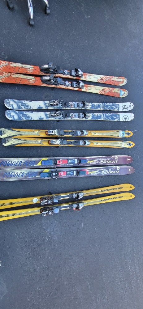 Skis
