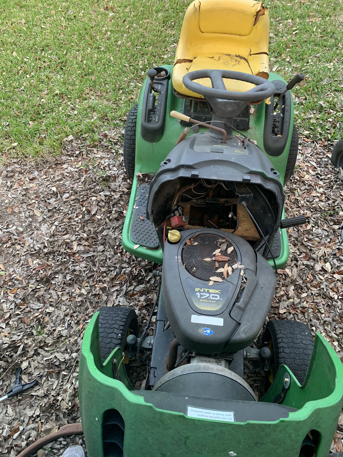 John Deer Riding Mower Selling As Is For Parts 