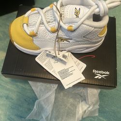 Infant Size 7 Reebok Overdone $20