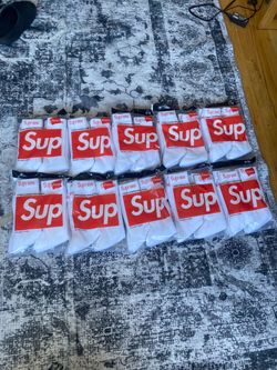 Supreme x Hanes Socks