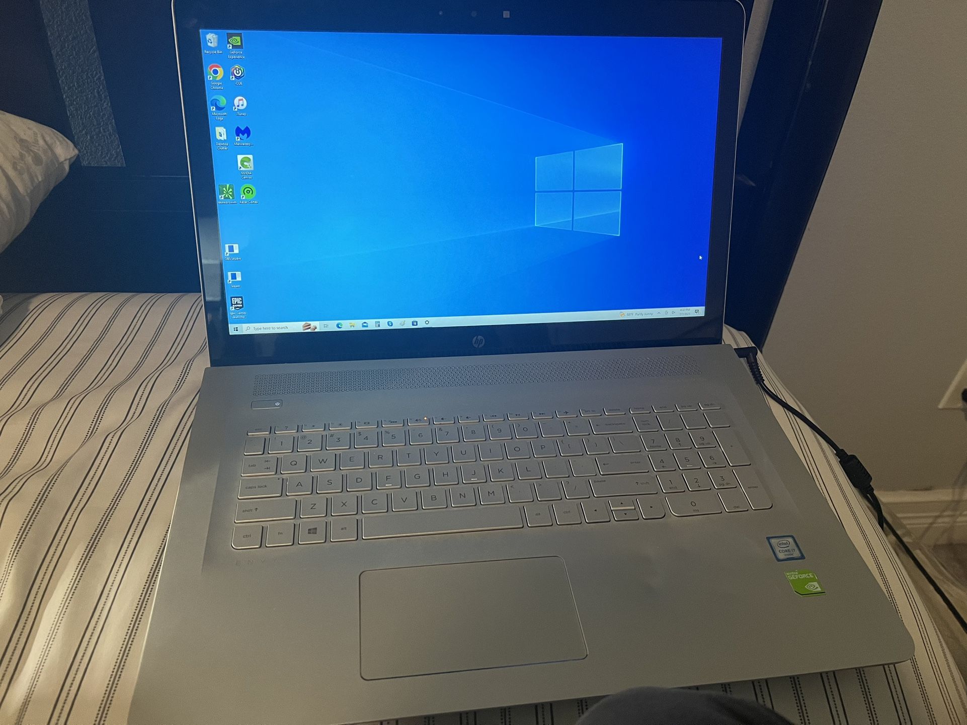 HP Envy Notebook Laptop i7-6500U, 16GB RAM, 1TB HDD, 940MX, touchscreen, windows 10