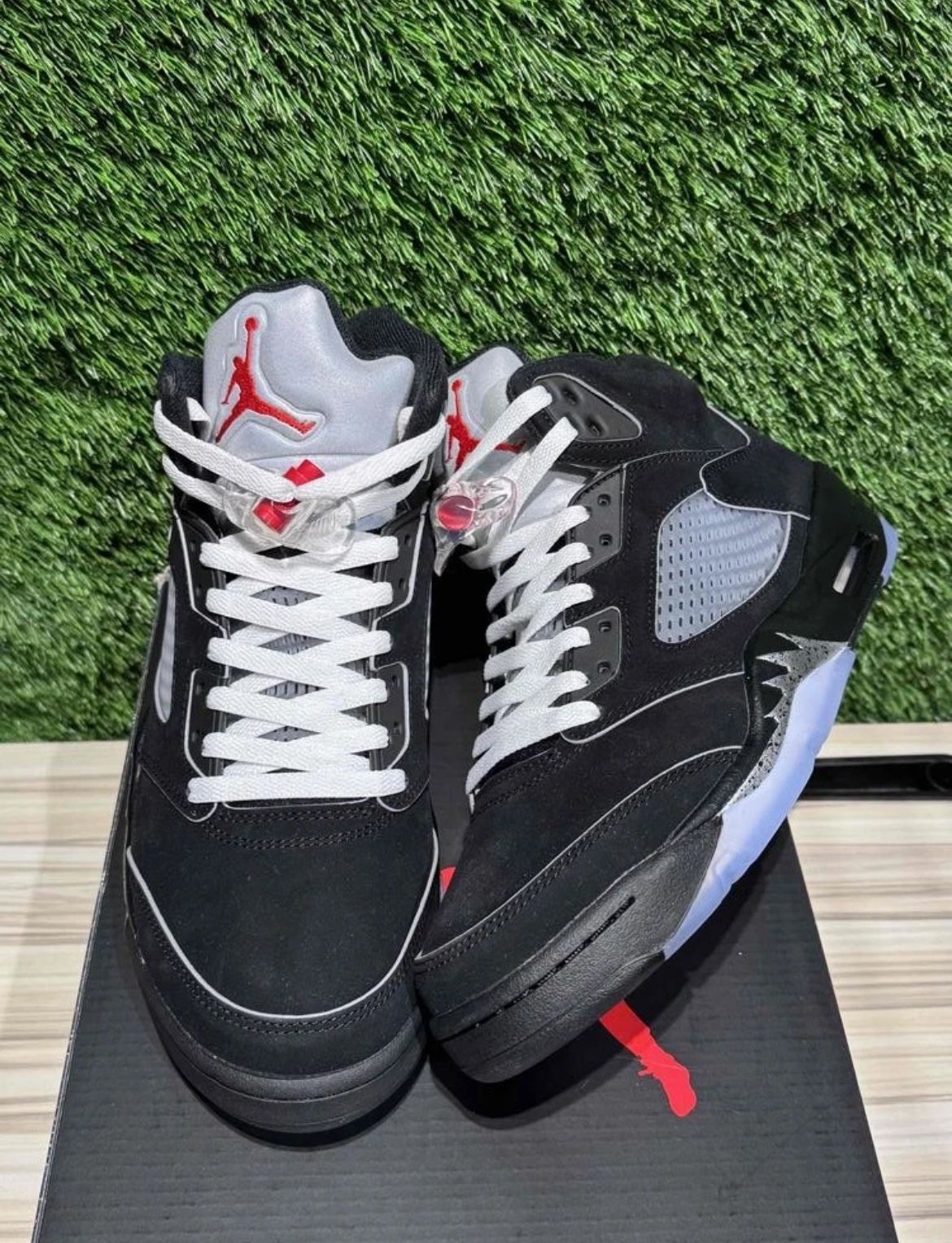 Jordan 5 Metallic