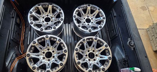 17"   6 x 135 bolt pattern