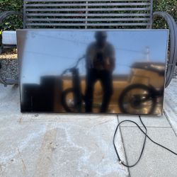 44” Tv - Vizio 