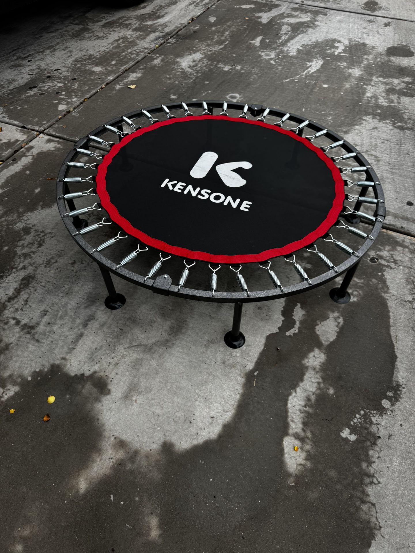 Foldable trampoline