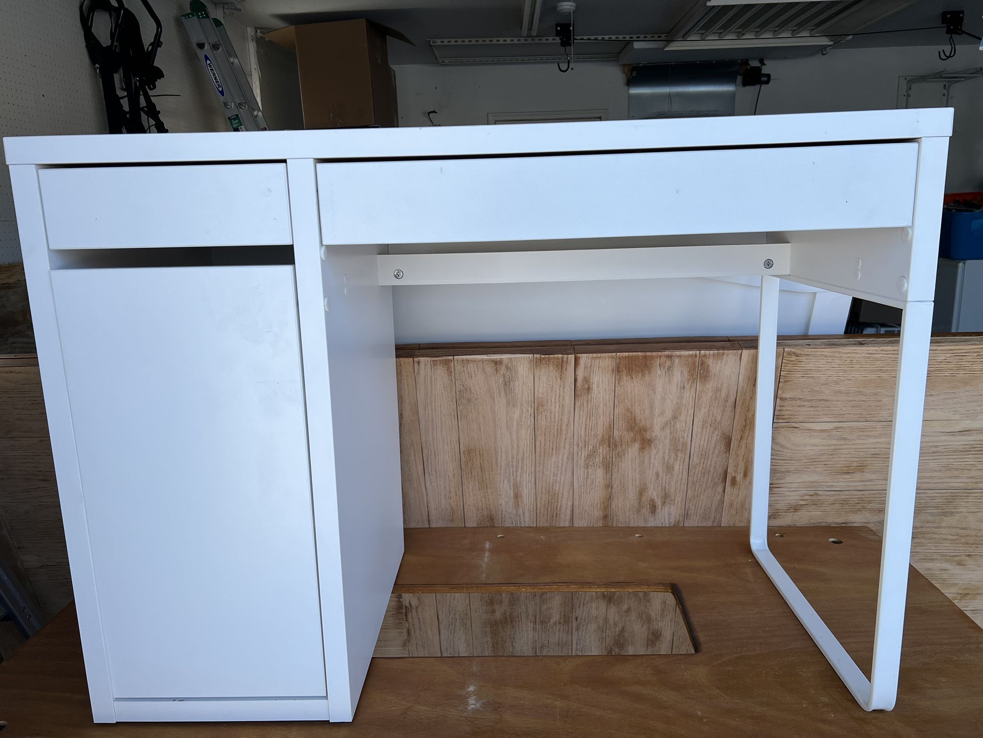 White Desk