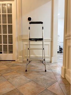Gorilla 3-Step Aluminum Step Stool, Great Condition. Pickup Today