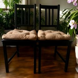 Beautiful 2 Dining Chairs Set w/cushions included 