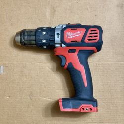 Milwaukee M18 Hammer Drill $60 NADA MENOS