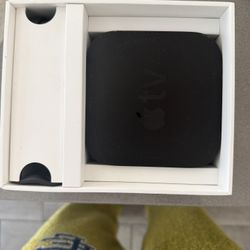 APPLY TV 4kHDR (MISSING REMOTE)