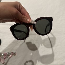 Ysl Black Round Sunglasses With Red Hearts 