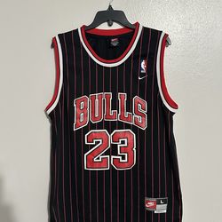 Nike Michael Jordan Bulls Red/Black pinstriped jersey size L