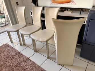 Chair $10 🎈✅🎁