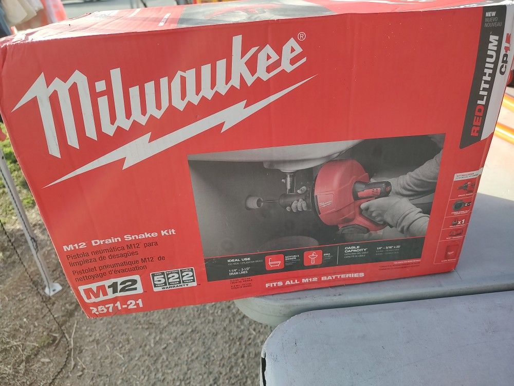 Milwaukee M12 Drain Snake Kit