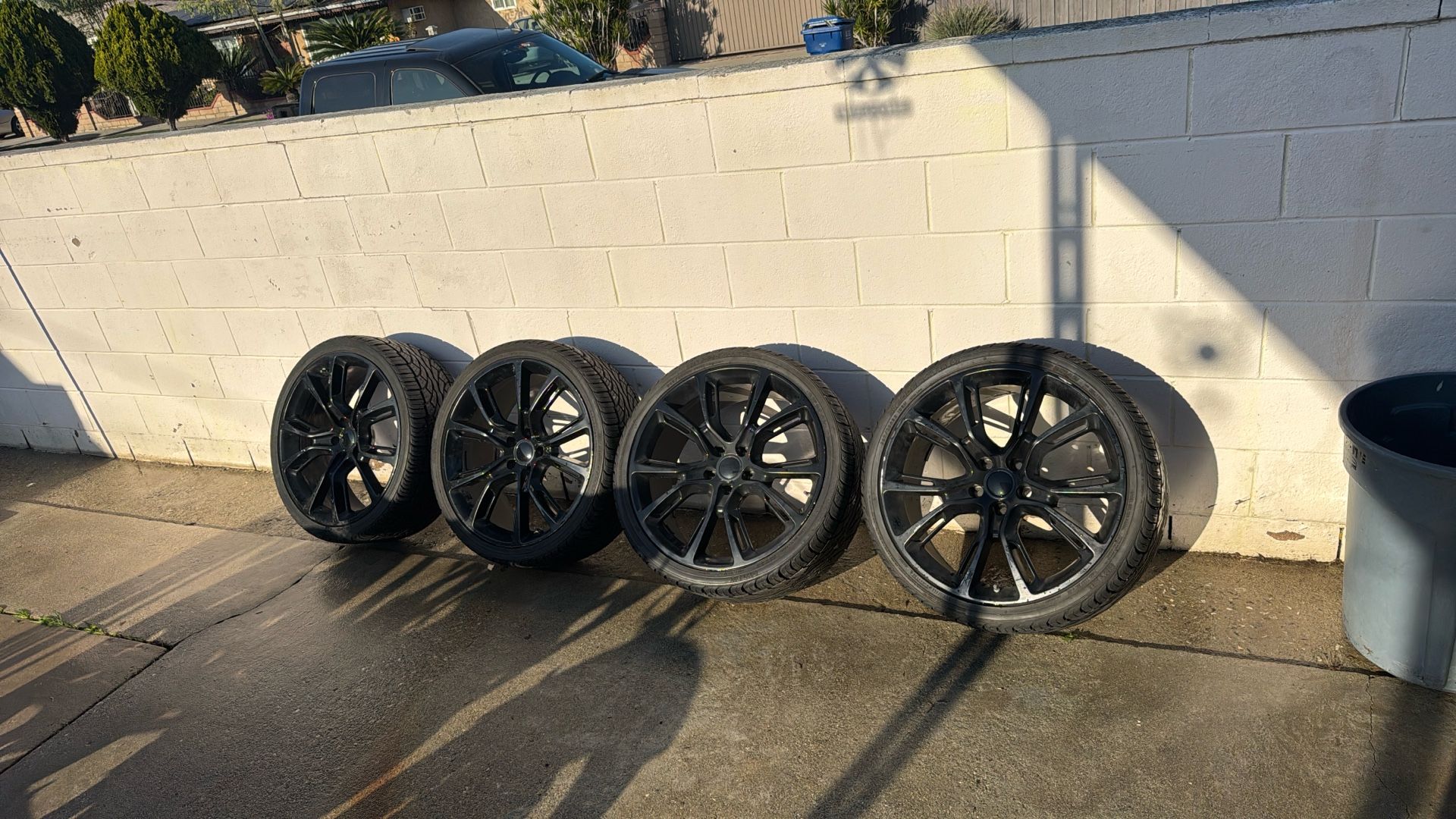 Dodge Charger / Challenger • Chrysler 300 • Chevy Tahoe / Suburban • GMC Yukon • Ford Explorer Rims
