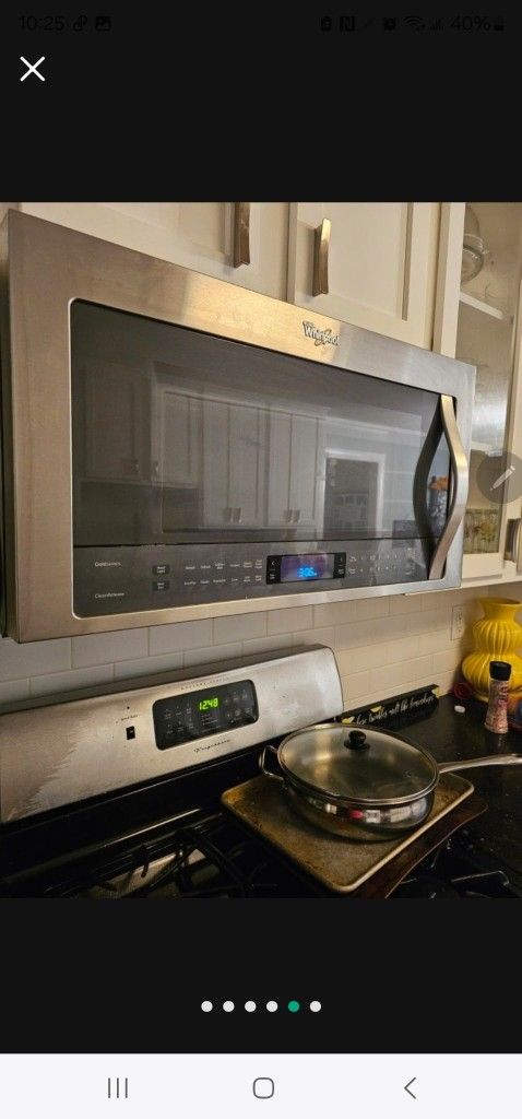 Whirlpool  Microwave  Huge Great Condition 