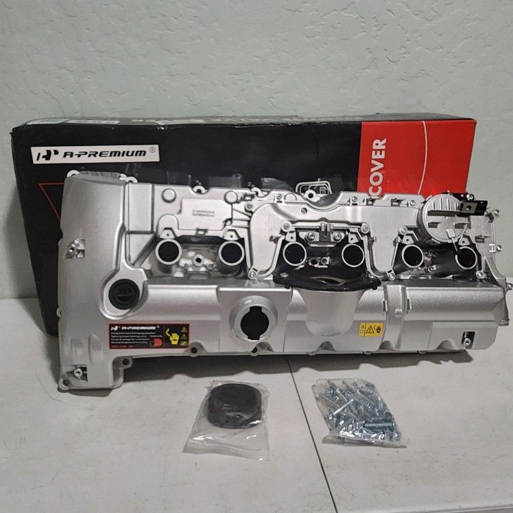 Engine Valve Cover - Compatible with BMW Vehicles - 2.5L, 3.0L - 125i, 128i,