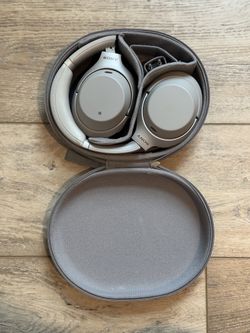Sony WH-1000XM3 Wireless Noise Cancelling Headphones – Excellent Condition