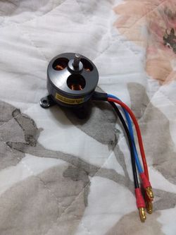 ￼ Features Specifications Parts & Accessories Support Park 480 Brushless Outrunner Motor, 1020Kv