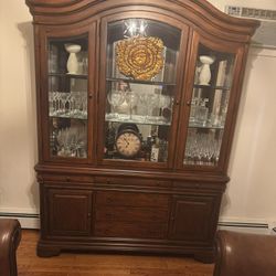 Raymore And Flanagan  Mahogany  China Cabinet