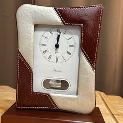 🕰️ Italian “Florence” Quartz Mantel / Desk Clock – Made in Italy