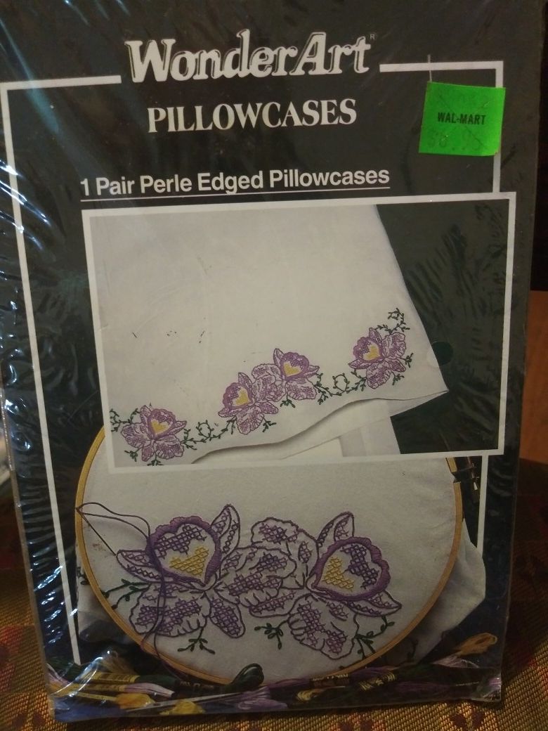 1 pair Wonder Art Stamped Pillowcases