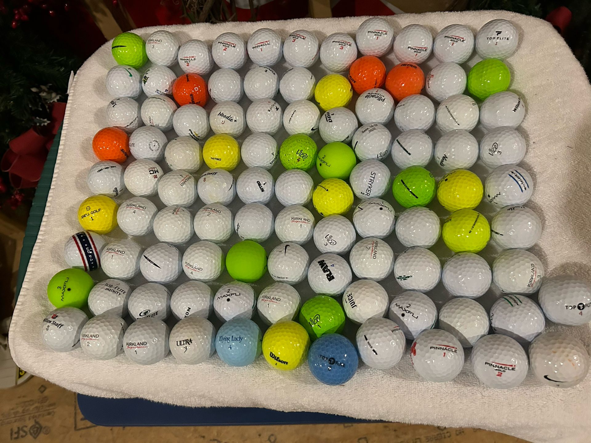 100 Golf Balls (used) Mixed Mfgs. Excellent Condition 5/A