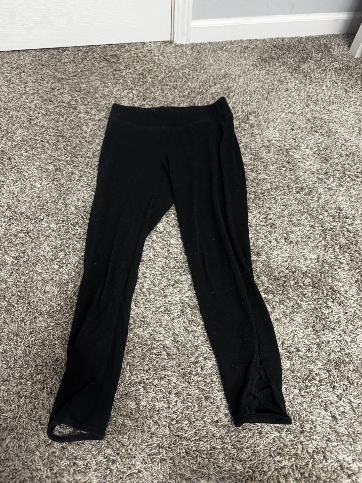 Black Leggings With Cross Detail
