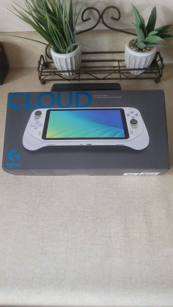 Logitech G Cloud Box + Accessories 