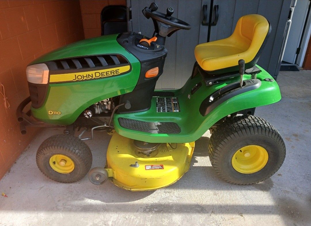 John Deere Tractor Lawn Mower.