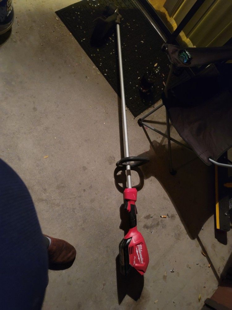 Milwaukee M18 Fuel Cordless Weed eater 