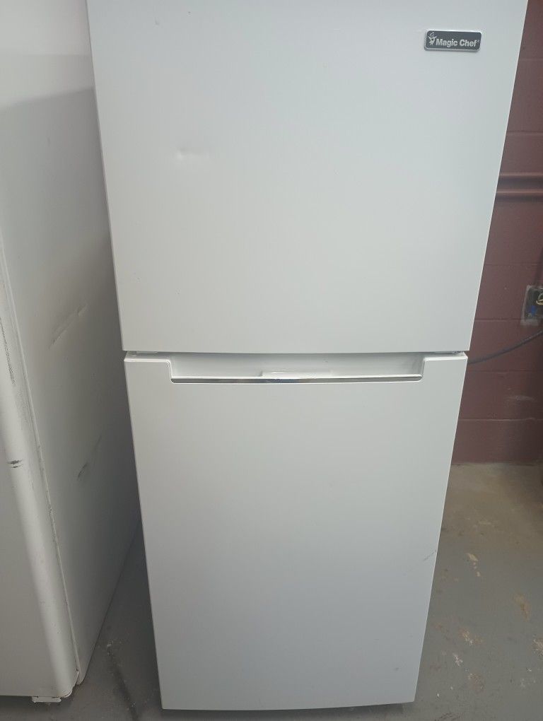 Mini Refrigerator For Sale 2 By 5 Feet
