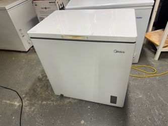 Midea 7.0 Cu. Ft. Chest Freezer for Sale