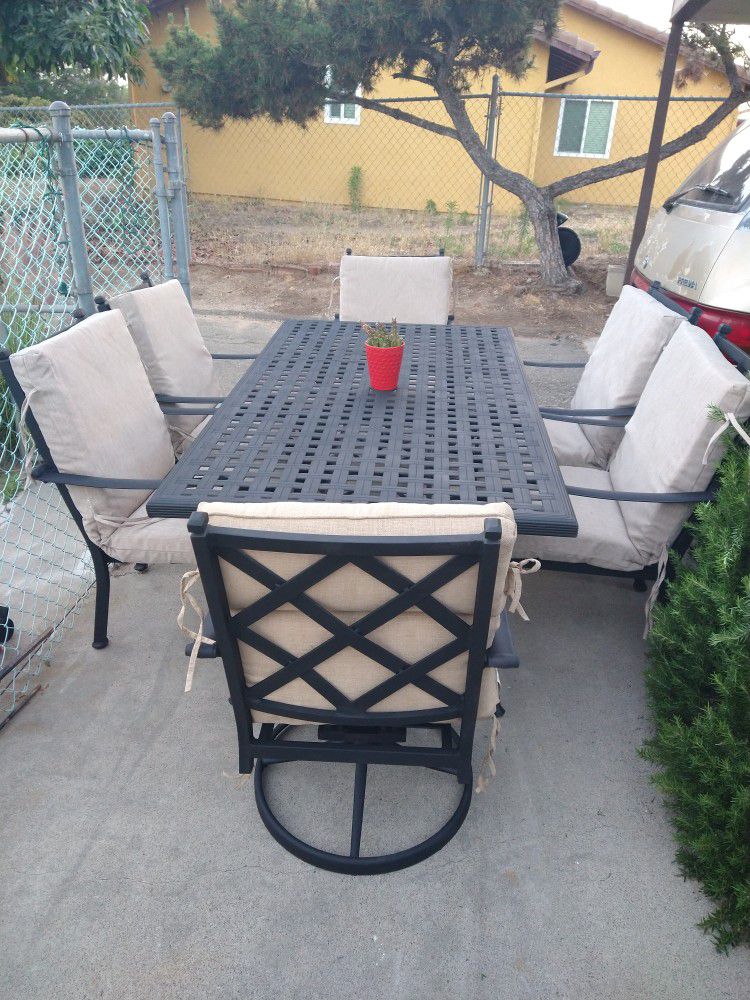 Patio Table And 6 Chairs W/ Cushions 
