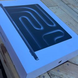 Apple Laptop MacBook Pro 2024 NEW!