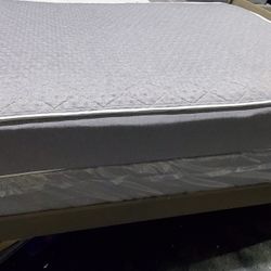 New Queen 10 Inch Plush Mattress Box Set 