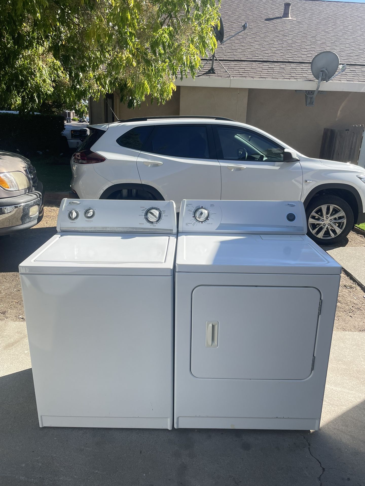 Whirlpool washer and electric dryer for Sale in Suisun City, CA OfferUp