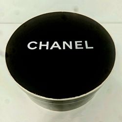 Chanel White & Black Chic Round Mini Perfume Giftset Hat Box 8.25” X 4.25” Red