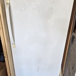 Working Great!! Frigidaire 28" 15.5 Cu. Ft. All Freezer