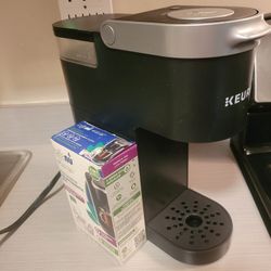 Keurig Coffee Maker And 3 Cleaning Pods