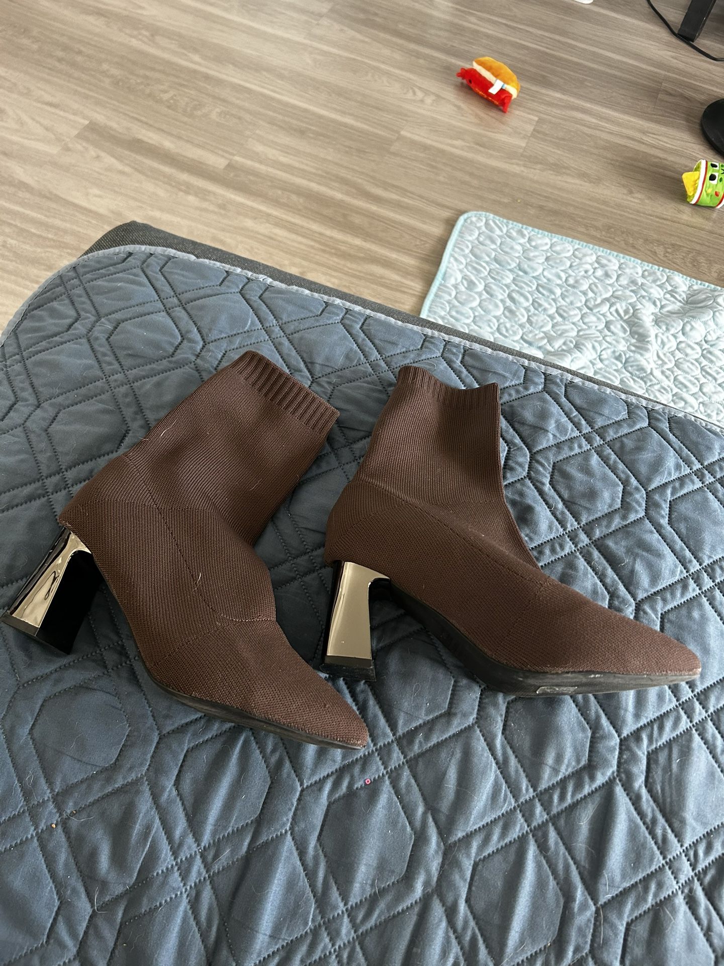 Brown Ankle Boots (8)