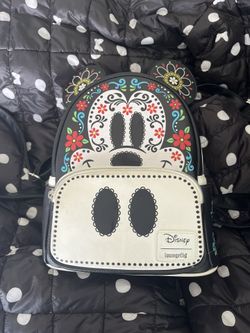Loungefly Mickey Mouse Dia de los Muertos Sugar Skull Mickey -Backpack - Entertainment Earth Exclusive