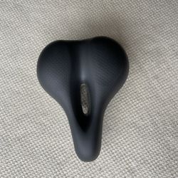 Bike saddle - Bontrager Comfort Gel + - Good condition - If the listing is up and you can see it, that means the item is available - Pickup please - N