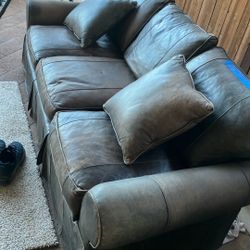 Real Leather Sofa I great Condition 